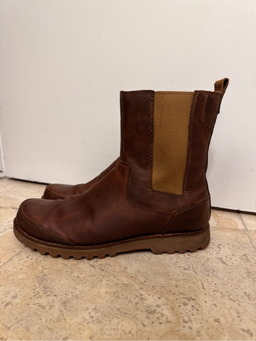 Men’s UGG Leather Chelsea Boots – Size 8 - Picture 3 of 6